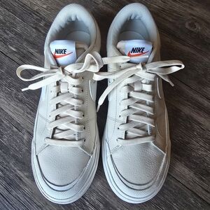 Nike Women’s Cream/White Low-Top Sneakers